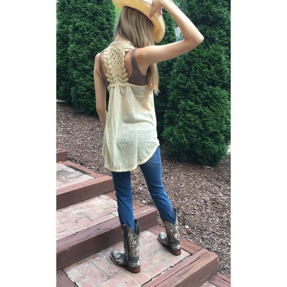 🎉Pale Yellow Crochet Detail Vest - Picture 4 of 8